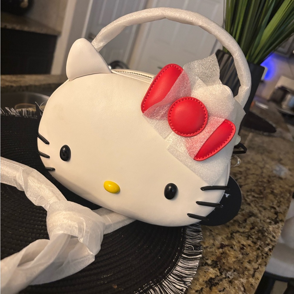 Hello Kitty White and Red Bag Accessories
